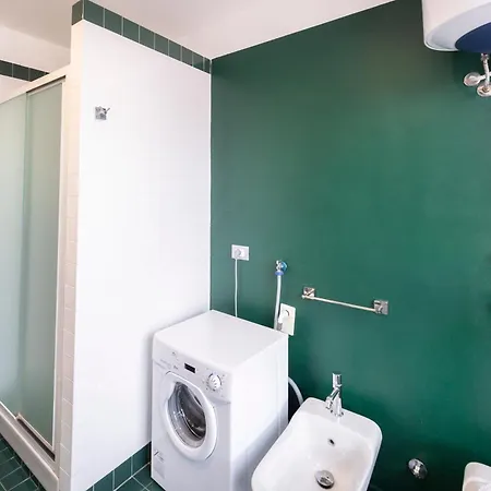 Апартаменты Bilocale Di Design A 100m Dalla Stazione
