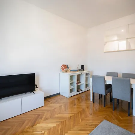 Bilocale Di Design A 100m Dalla Stazione Апартаменты Милан