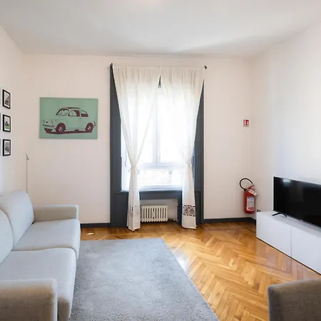 Bilocale Di Design A 100m Dalla Stazione * Милан